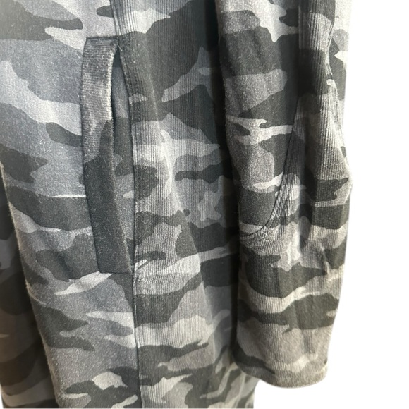 Athleta Balance Camo Long Sleeve Sweatshirt Dress w/Pockets Size Small - Picture 4 of 6